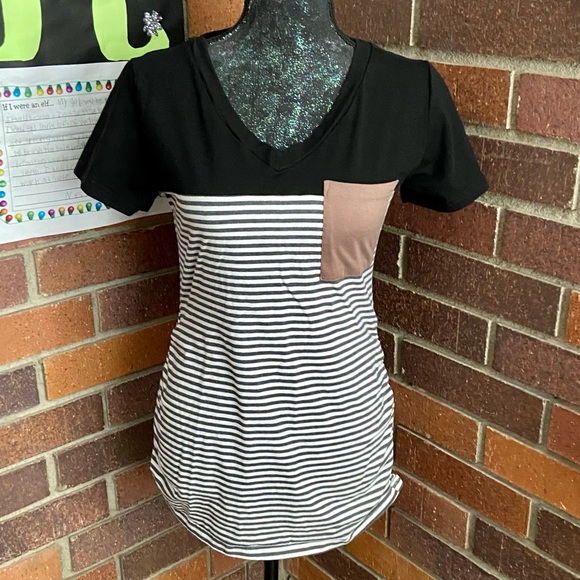 Black Striped Print Tan Pocket Patched Tee - Picture 3 of 9